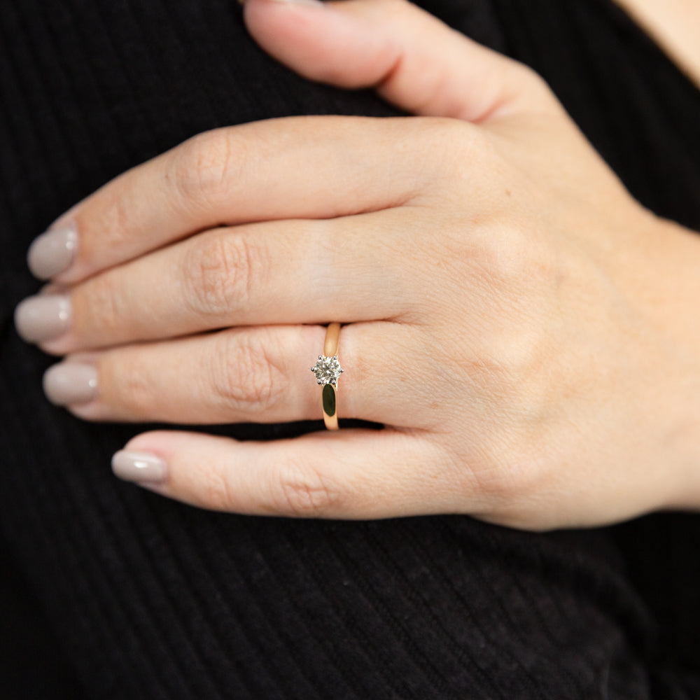 Exquisite 9ct Yellow and White Gold Half - Carat Single Diamond Solitaire Engagement Ring