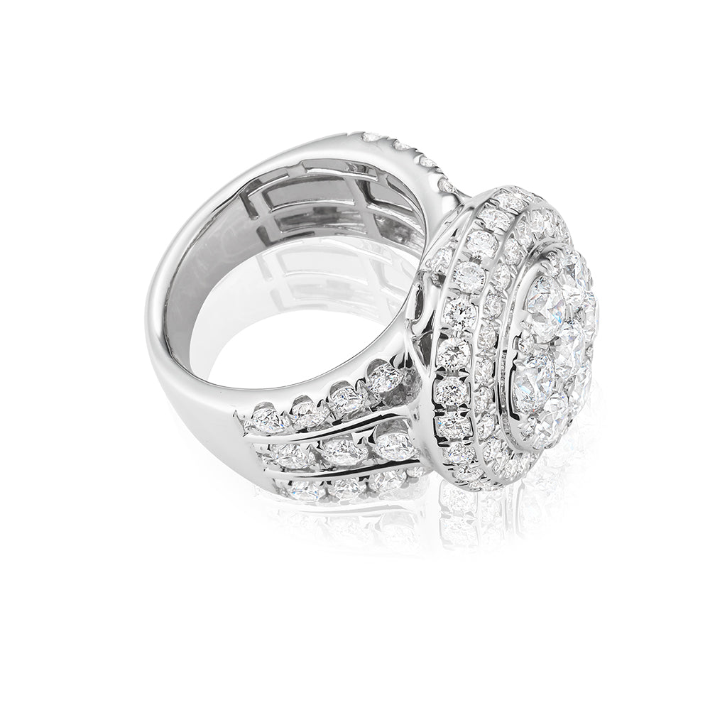 Stunning 14ct White Gold Three - Ring Bridal Jewelry Set Adorned with 7.00 Carats of Glistening White Diamonds