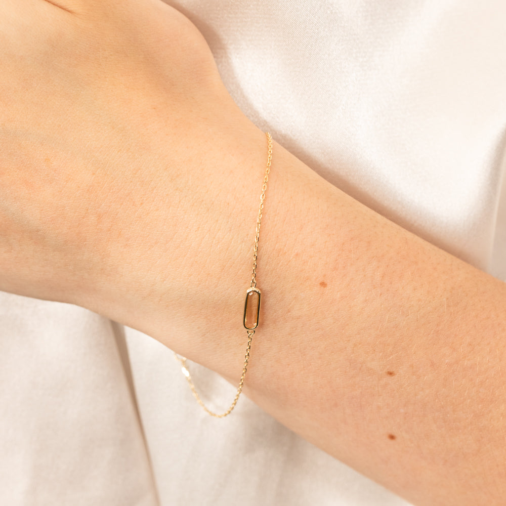 19cm 9-carat Yellow Gold Bracelet Adorned with Natural Quartz