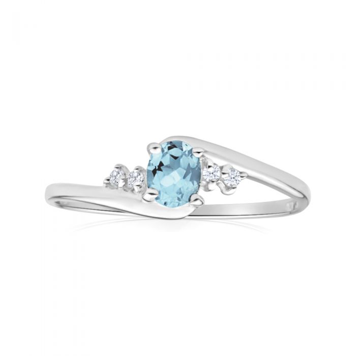 Stunning 9ct White Gold Ring Featuring Oval Cut Blue Topaz and Cubic Zirconia Stones