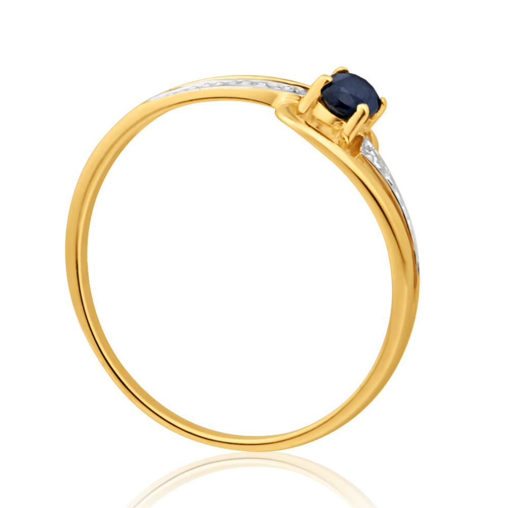 Stunning 9ct Yellow Gold Ring with Alluring Natural Black Sapphire