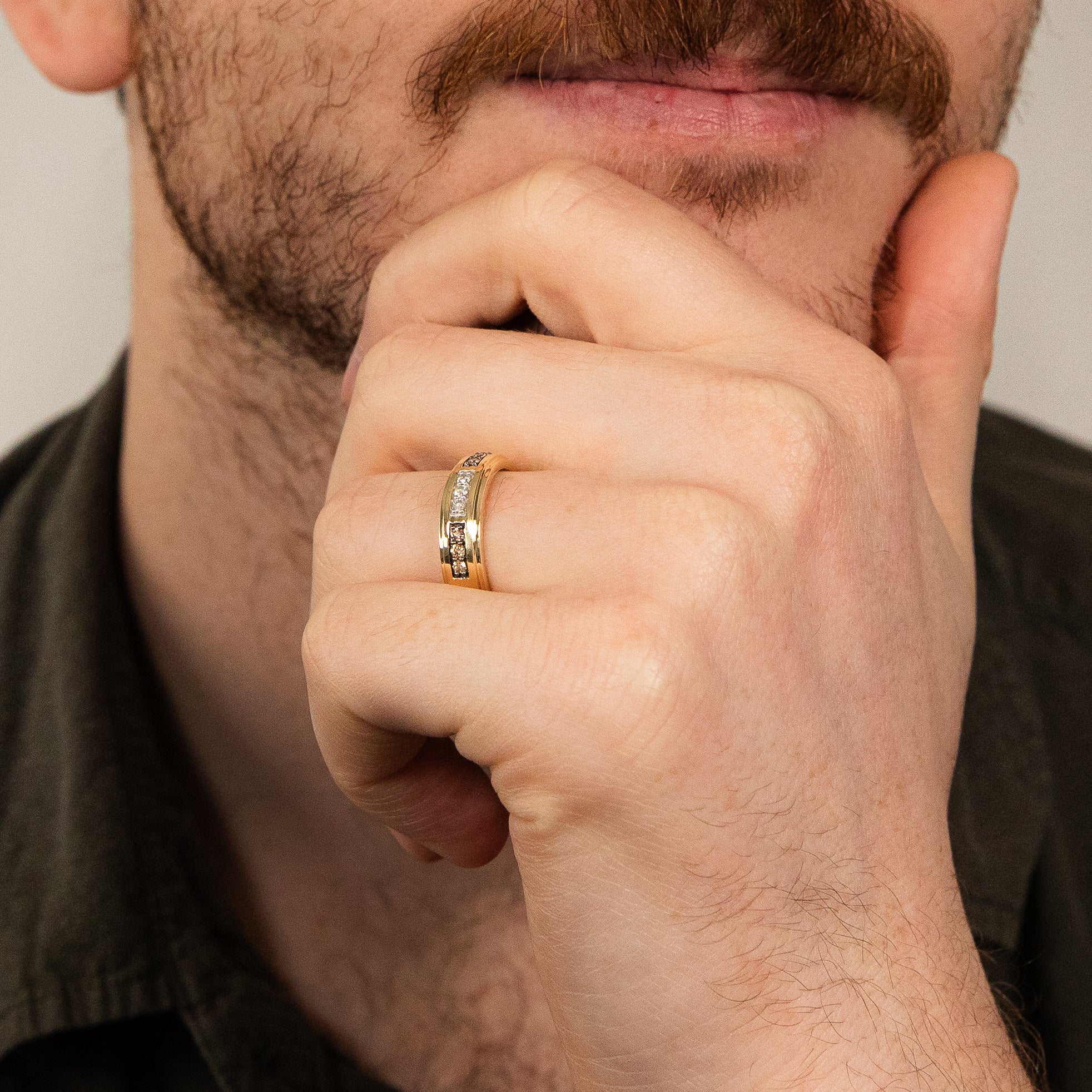 Exquisite 9ct Yellow Gold Ring with 1/4 Carat White and Champagne Diamonds