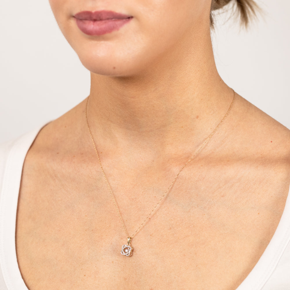 Stunning 9ct Yellow Gold Pendant with Luminescent Lab-Grown Diamonds