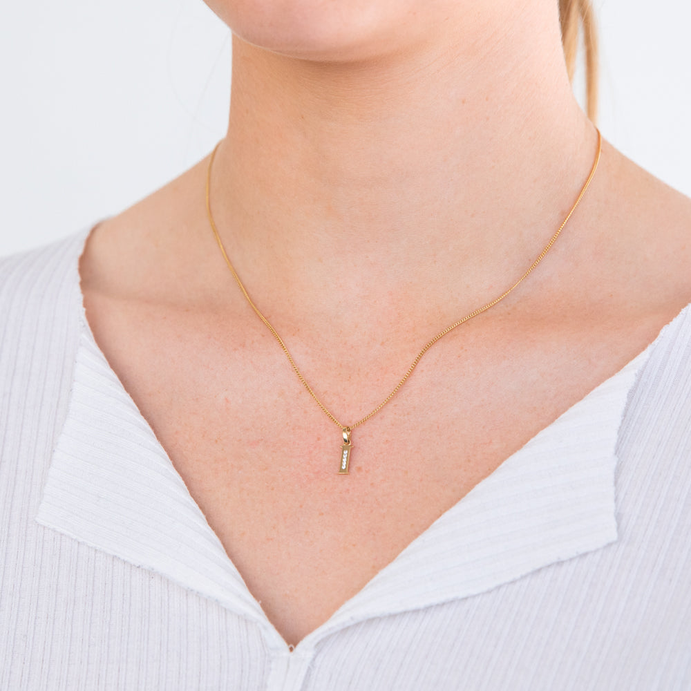 Exquisite 9 Carat Yellow Gold Initial 'I' Zirconia-Embellished Pendant for Personalized Jewelry Style