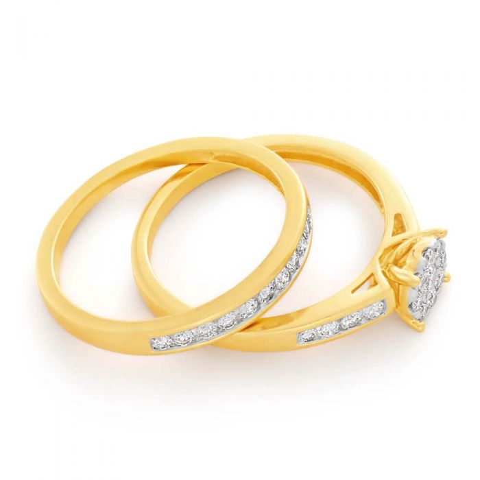 Exquisite 9ct Yellow Gold Two - Ring Bridal Jewelry Set Adorned with Half a Carat of Sparkling Brilliant - Cut Diamonds