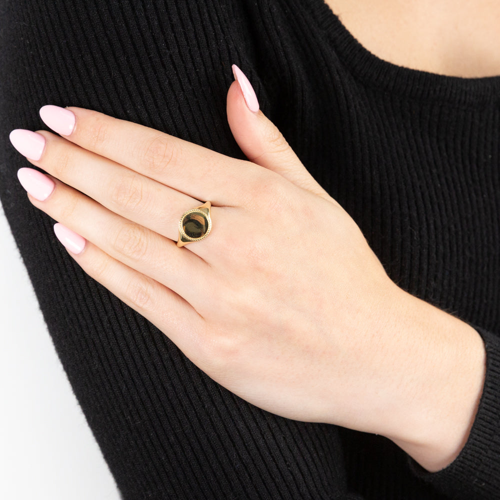 Stylish 9ct Yellow Gold Round Signet Ring with Twisted Rope Edge