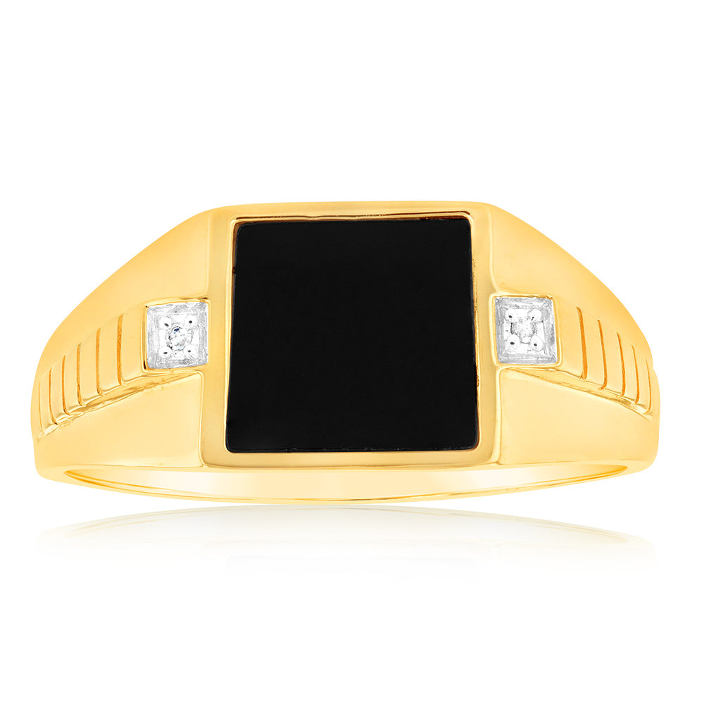 Exquisite 9ct Yellow Gold Ring with One Black Agate and Two Sparkling Diamonds