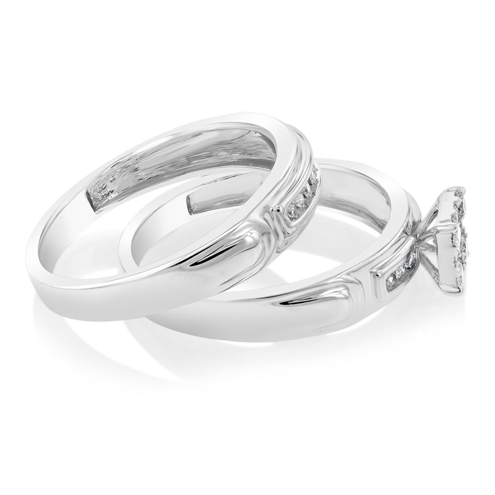 Stunning 9ct White Gold Ring with 1/3 Carat Diamond and 23 Brilliantly Cut Diamonds