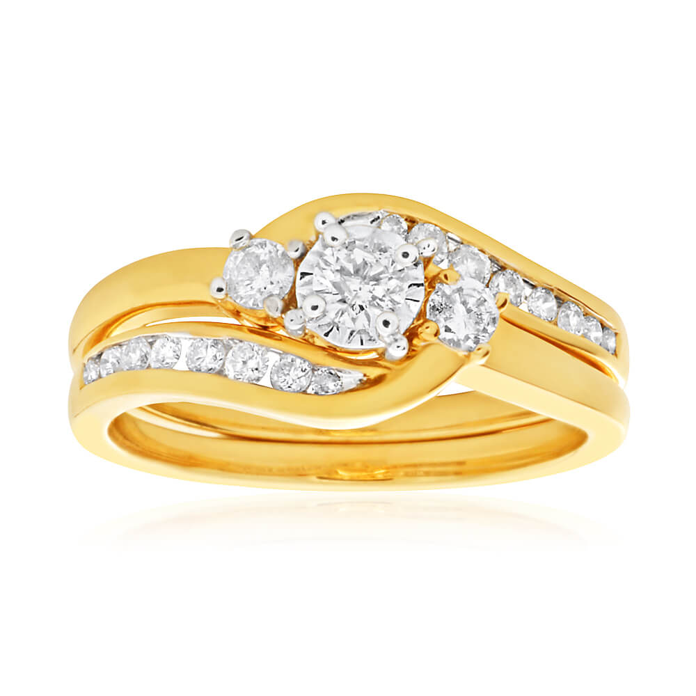 Exquisite 9ct Yellow Gold Bridal 2 - Ring Set with 19 Diamonds Totaling 1/2 Carat